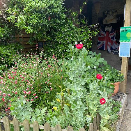 Cross Keys Inn Lydford-on-Fosse 외부 사진