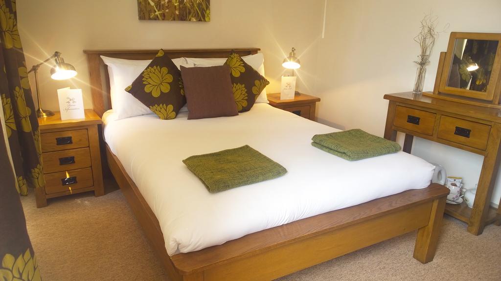 Cross Keys Inn Lydford-on-Fosse 외부 사진