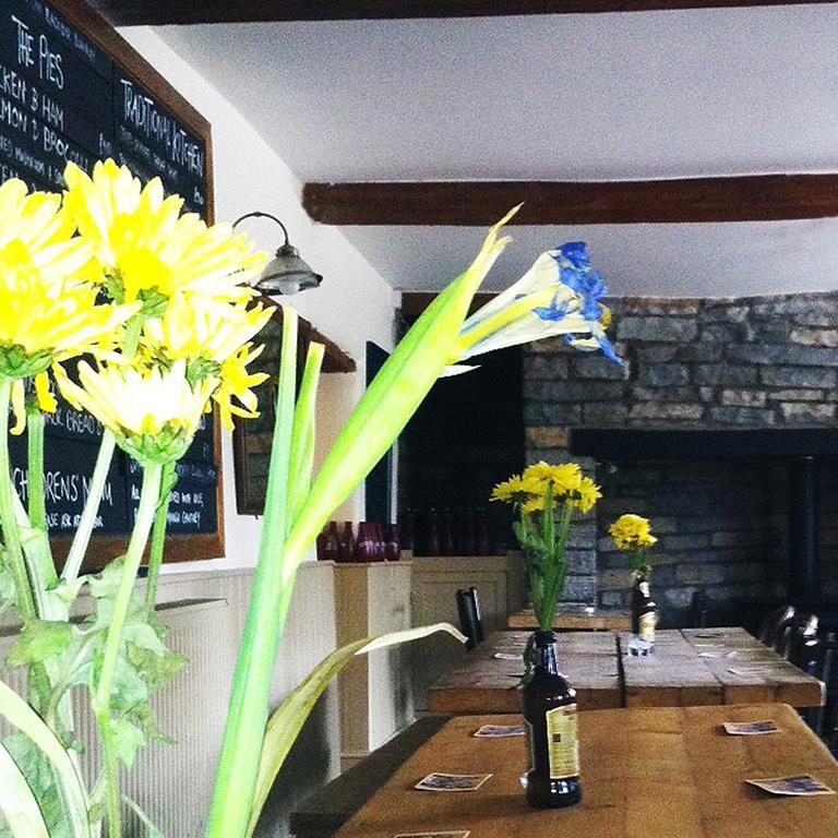 Cross Keys Inn Lydford-on-Fosse 외부 사진