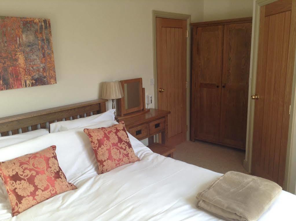 Cross Keys Inn Lydford-on-Fosse 외부 사진
